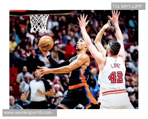 热火全队齐发力12人轮番得分8人双位数表现展现团队实力